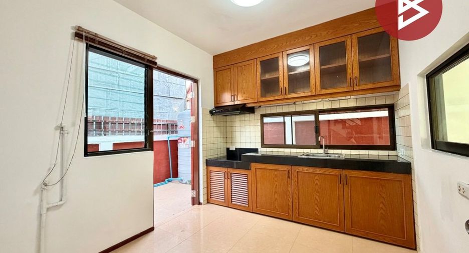 出售 3 卧室 独立屋 在 Mueang Chon Buri, Chon Buri