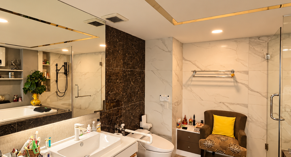 À louer 2 chambres condo à Huai Khwang, Bangkok