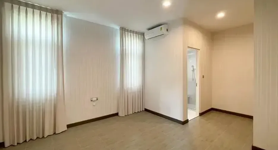 Casa en venta de 5 habitaciones en Nong Khaem, Bangkok