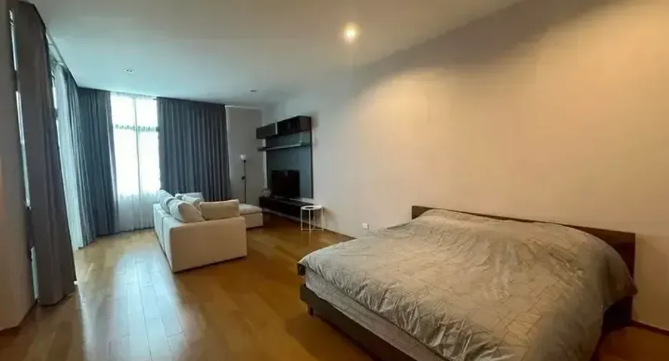 For sale 3 bedrooms townhouse in Saphan Sung, Bangkok