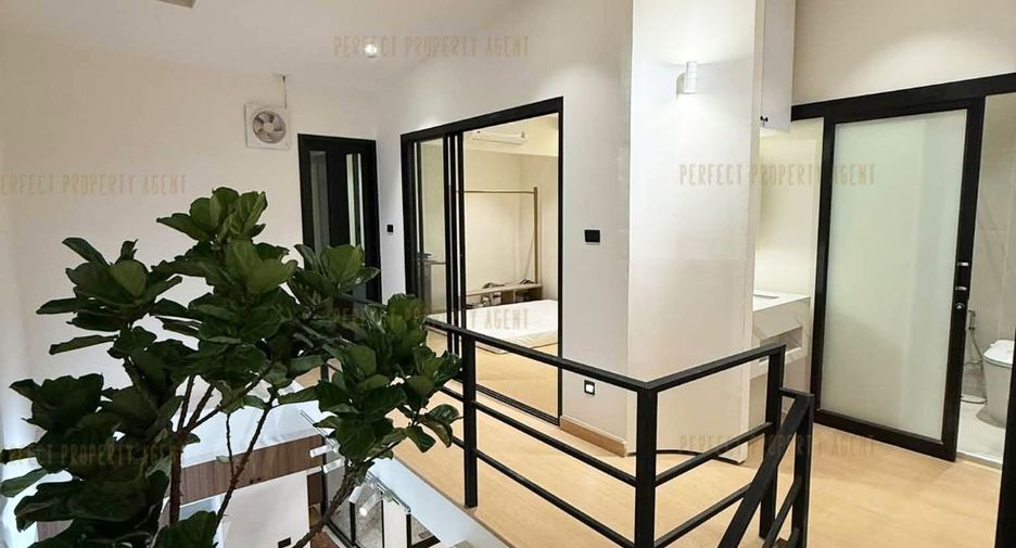 For sale 3 bedrooms townhouse in Chatuchak, Bangkok