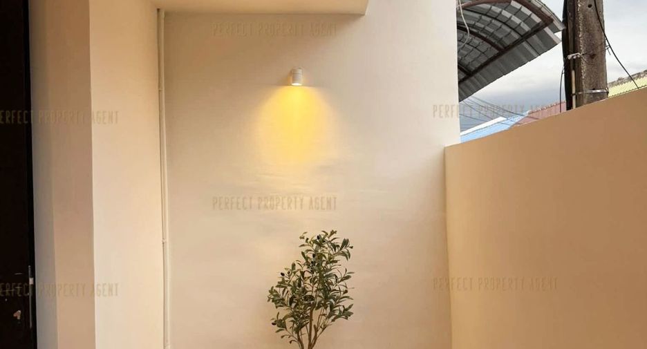 For sale 3 bedrooms townhouse in Chatuchak, Bangkok