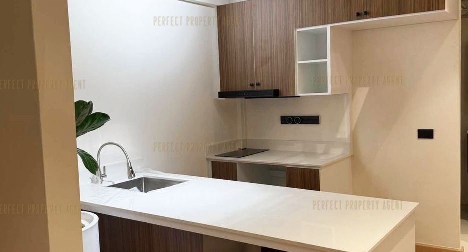 For sale 3 bedrooms townhouse in Chatuchak, Bangkok