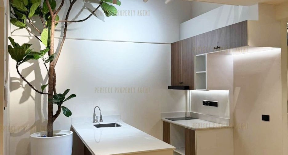 For sale 3 bedrooms townhouse in Chatuchak, Bangkok
