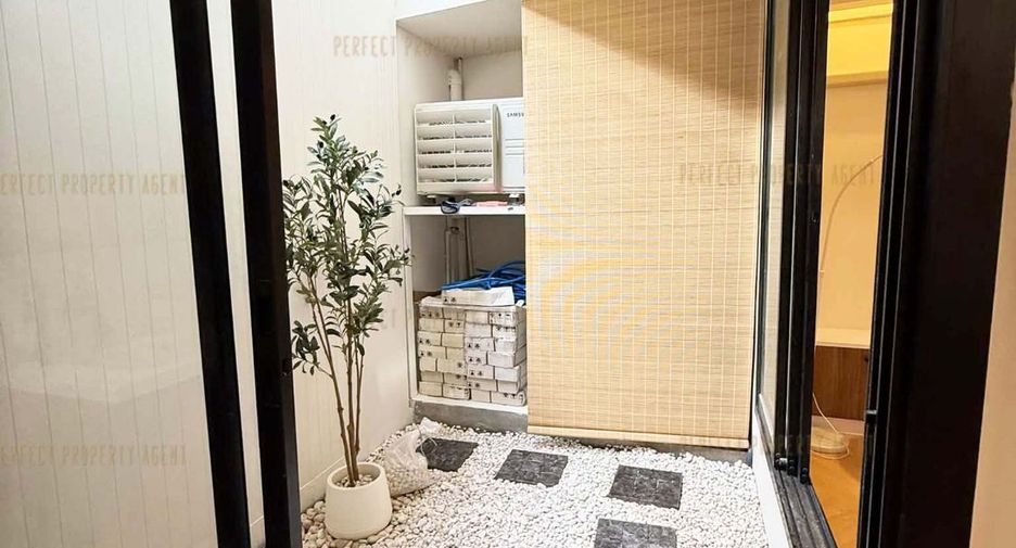 For sale 3 bedrooms townhouse in Chatuchak, Bangkok