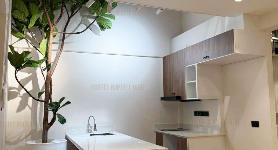 For sale 3 bedrooms townhouse in Chatuchak, Bangkok