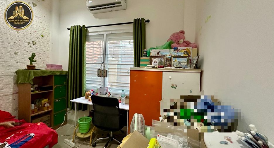 出售 2 卧室 联排别墅 在 Si Racha, Chon Buri