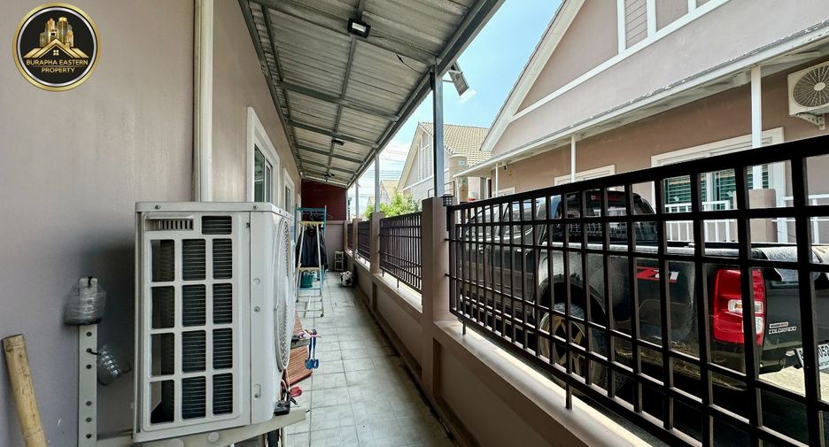 出售 2 卧室 联排别墅 在 Si Racha, Chon Buri