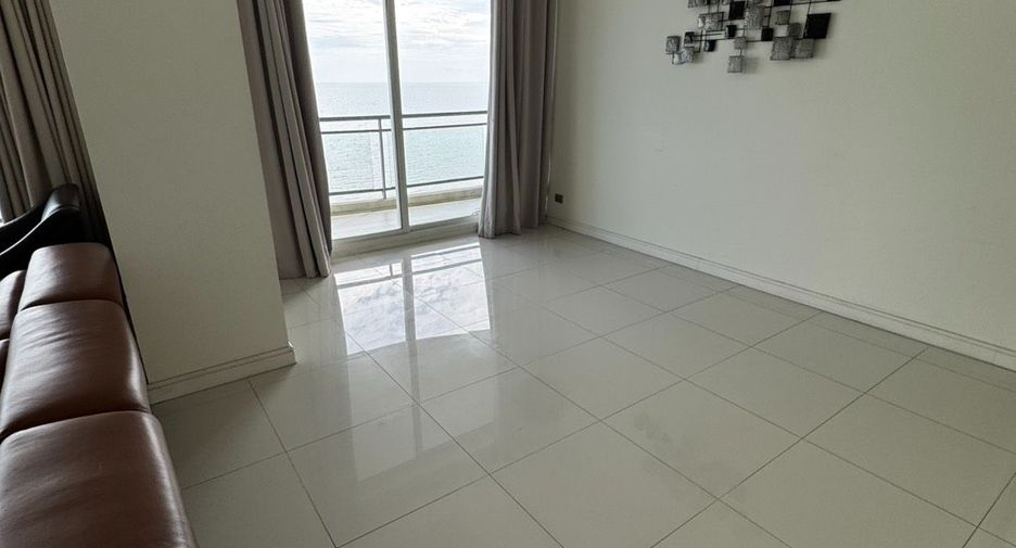 For rent 3 bedrooms condo in Jomtien, Pattaya