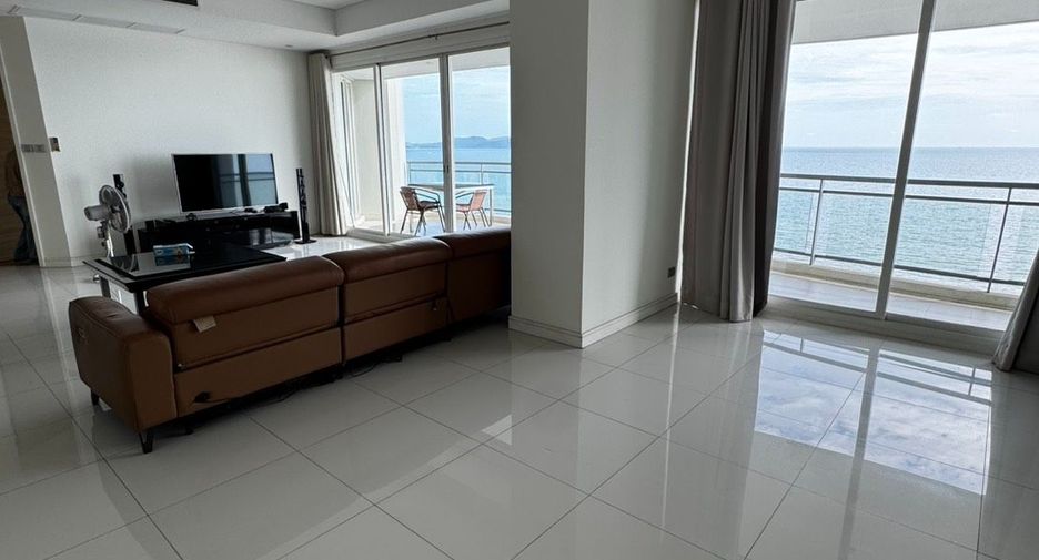For rent 3 bedrooms condo in Jomtien, Pattaya