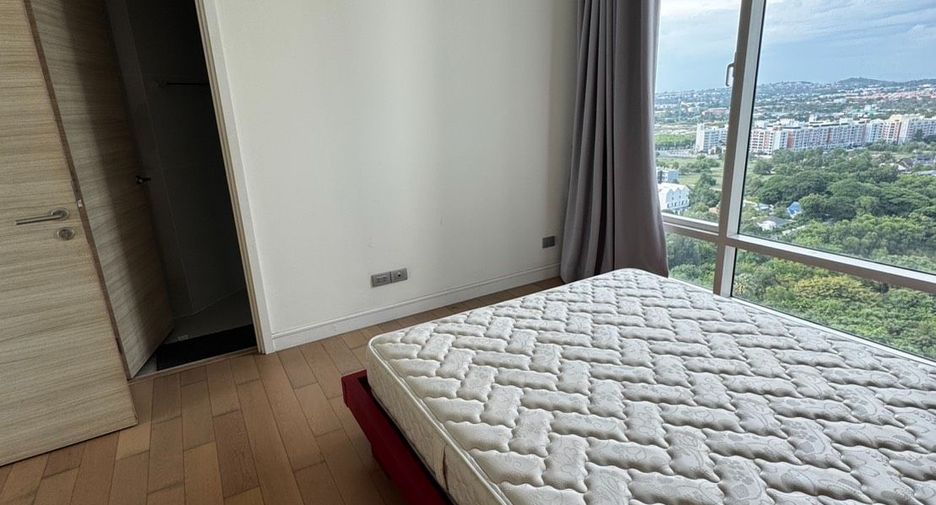 For rent 3 bedrooms condo in Jomtien, Pattaya