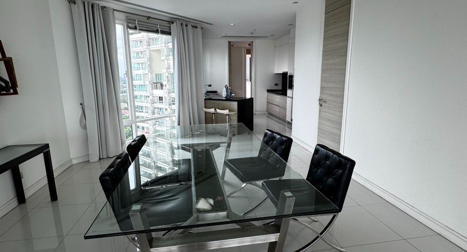 For rent 3 bedrooms condo in Jomtien, Pattaya