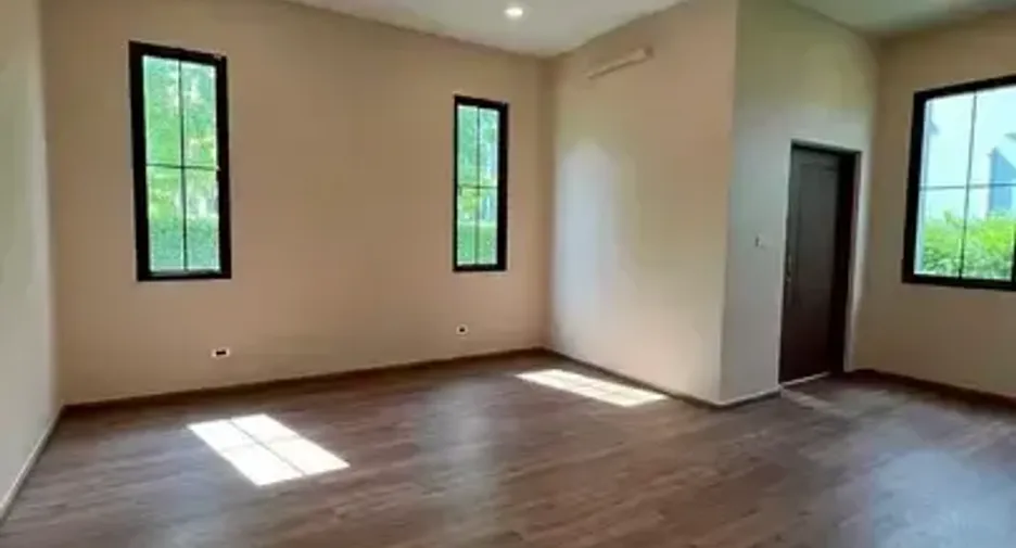 Casa en venta de 5 habitaciones en Thawi Watthana, Bangkok