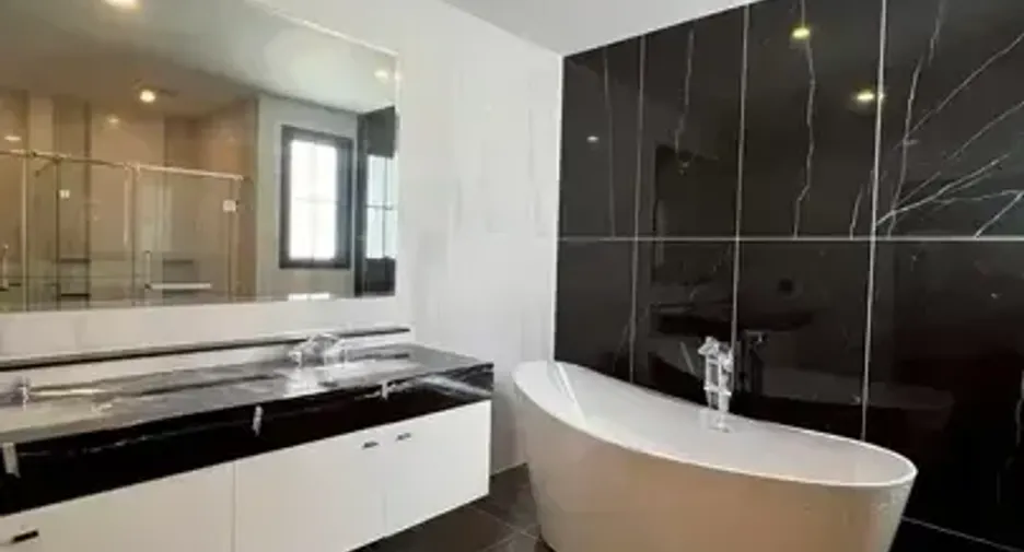 Casa en venta de 5 habitaciones en Thawi Watthana, Bangkok