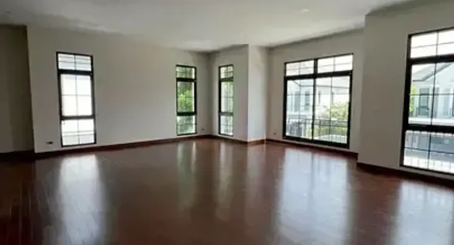 Casa en venta de 5 habitaciones en Thawi Watthana, Bangkok