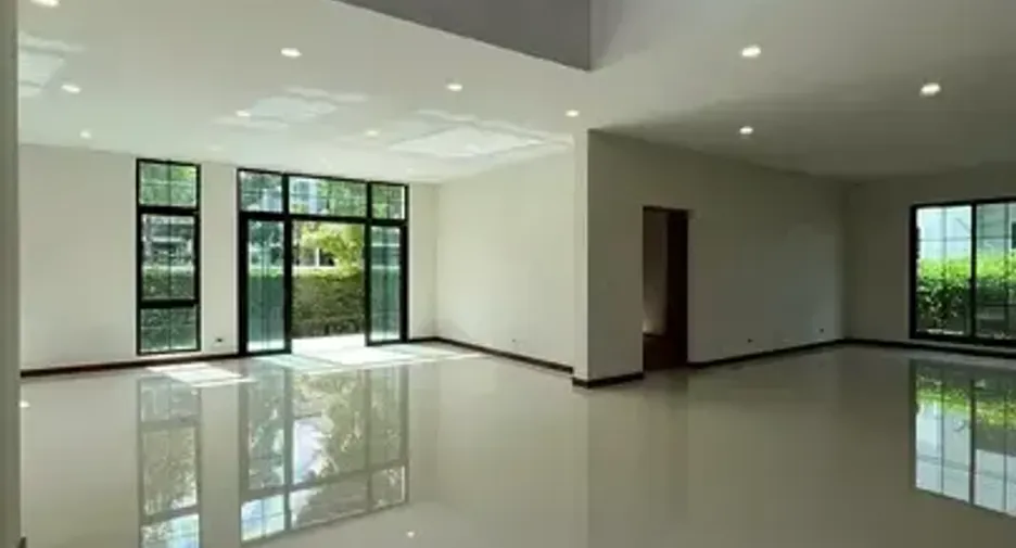 Casa en venta de 5 habitaciones en Thawi Watthana, Bangkok