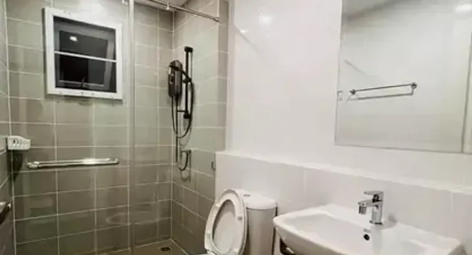 Haus zur Miete und zum Kauf mit 4 Zimmer in Lat Krabang, Bangkok