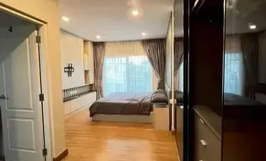 Haus zur Miete und zum Kauf mit 4 Zimmer in Lat Krabang, Bangkok