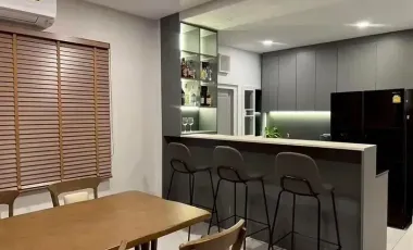 Haus zur Miete und zum Kauf mit 4 Zimmer in Lat Krabang, Bangkok