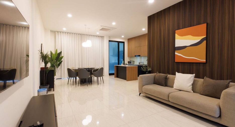 For rent 3 bedrooms townhouse in Yan Nawa, Bangkok