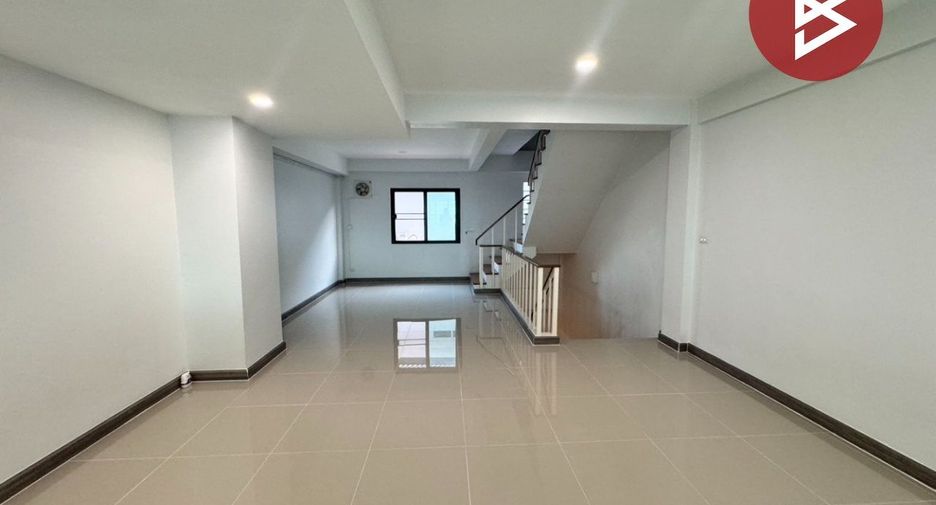 Gewerbefläche zum Kauf mit 4 Zimmer in Mueang Samut Prakan, Samut Prakan
