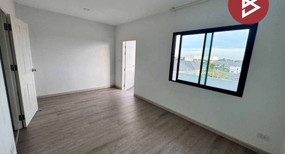 Gewerbefläche zum Kauf mit 4 Zimmer in Mueang Samut Prakan, Samut Prakan