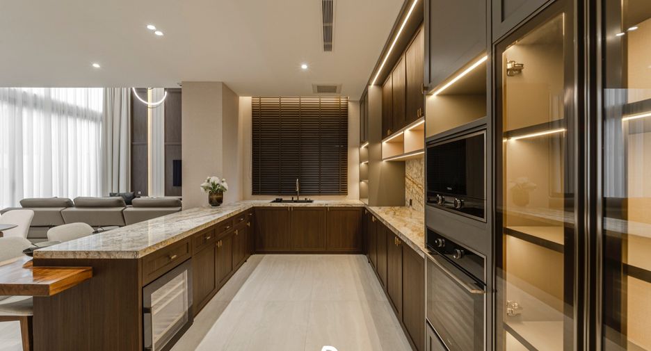 For rent 4 bedrooms house in Don Mueang, Bangkok