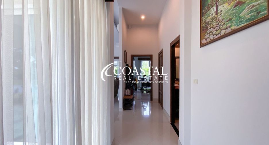 For sale 4 bedrooms house in Huay Yai, Pattaya