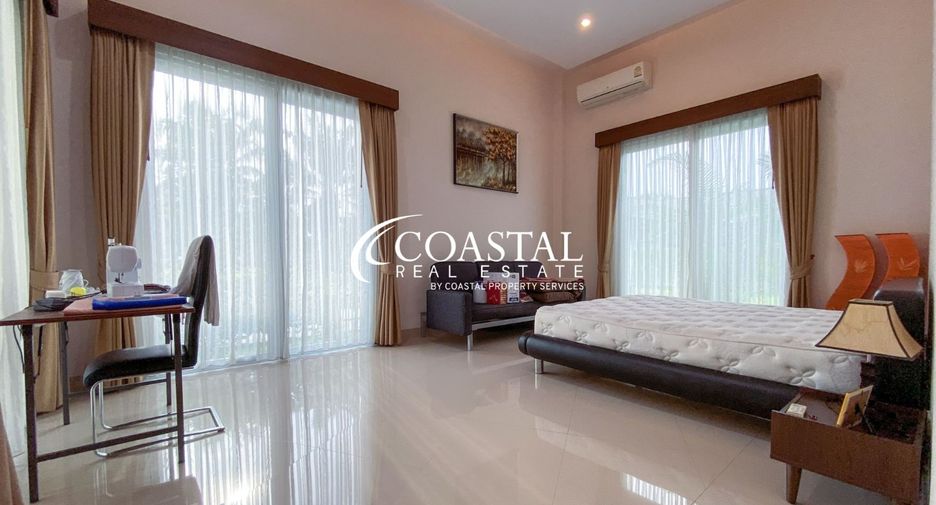 For sale 4 bedrooms house in Huay Yai, Pattaya