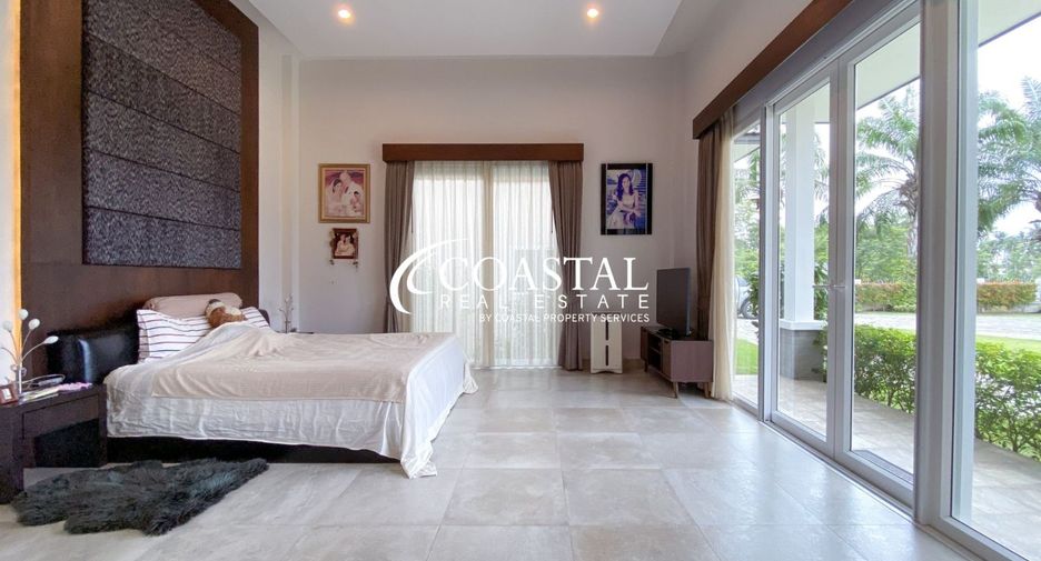 For sale 4 bedrooms house in Huay Yai, Pattaya