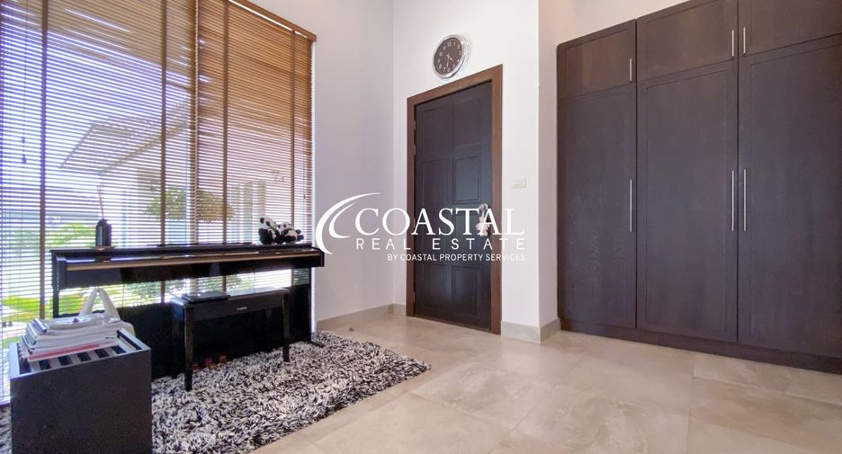 For sale 4 bedrooms house in Huay Yai, Pattaya