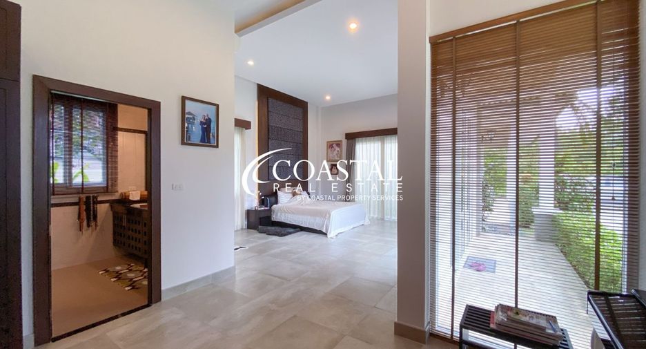 For sale 4 bedrooms house in Huay Yai, Pattaya