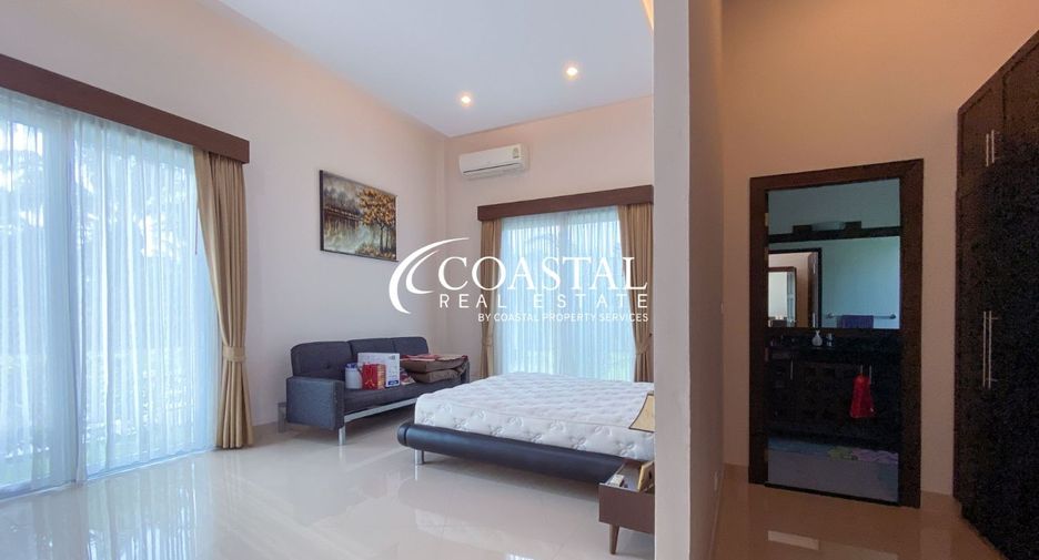 For sale 4 bedrooms house in Huay Yai, Pattaya
