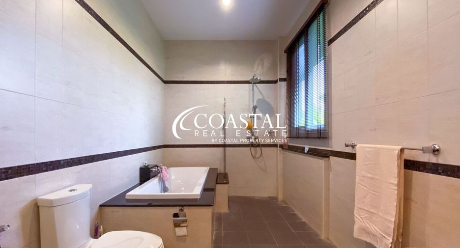 For sale 4 bedrooms house in Huay Yai, Pattaya