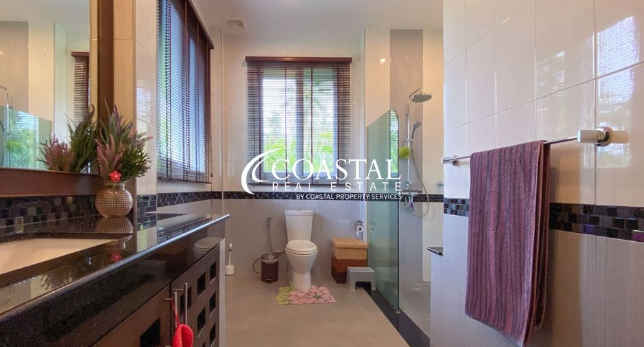 For sale 4 bedrooms house in Huay Yai, Pattaya