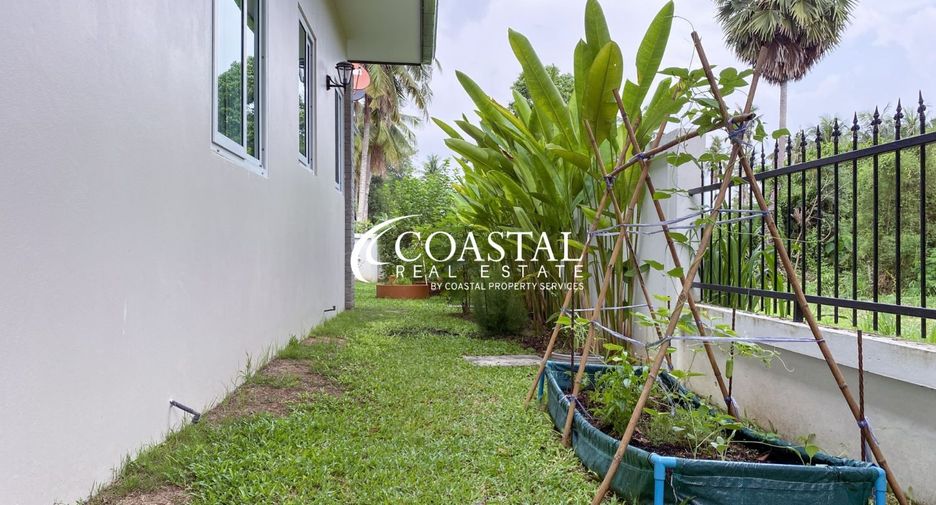 For sale 4 bedrooms house in Huay Yai, Pattaya