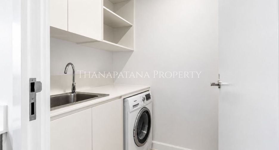 For sale 2 bedrooms condo in Pathum Wan, Bangkok