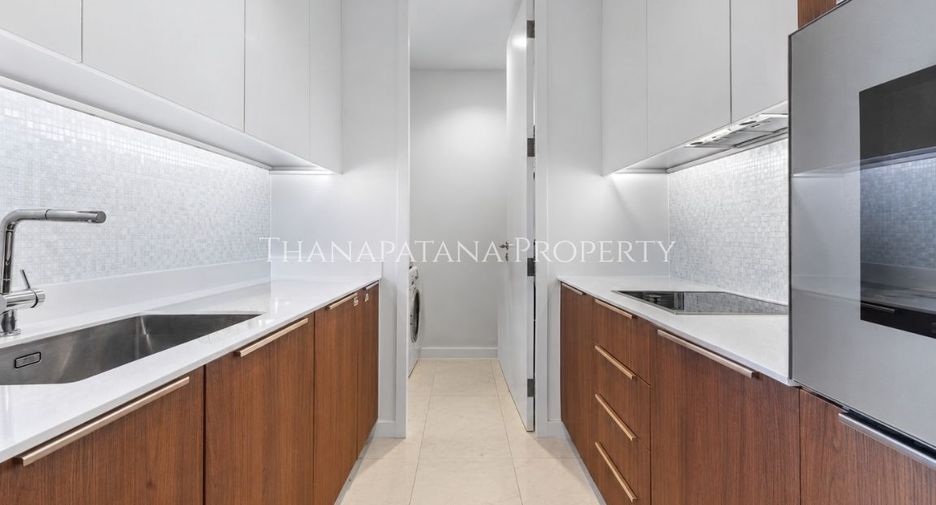 For sale 2 bedrooms condo in Pathum Wan, Bangkok