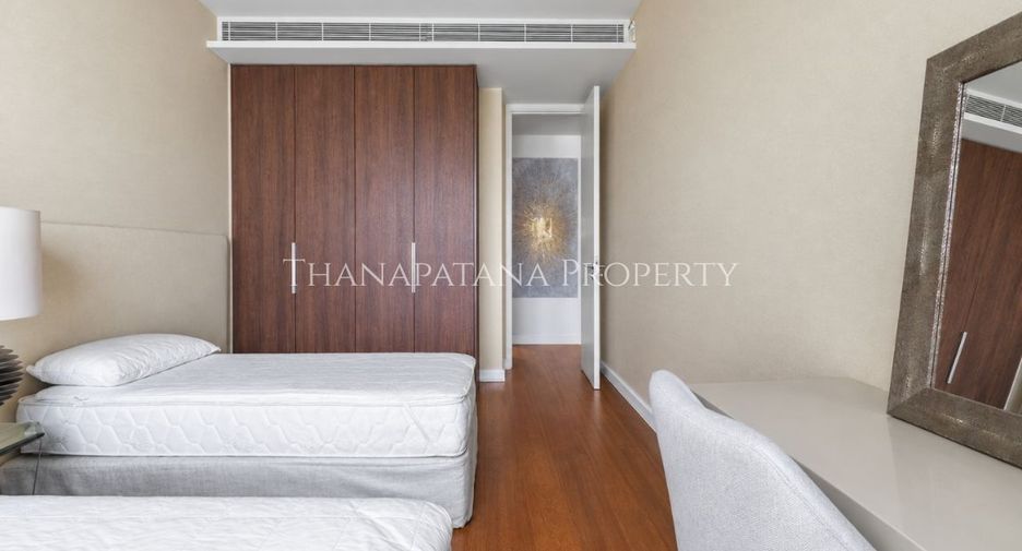 For sale 2 bedrooms condo in Pathum Wan, Bangkok