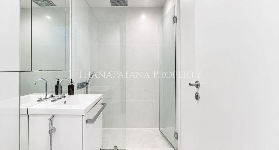 For sale 2 bedrooms condo in Pathum Wan, Bangkok