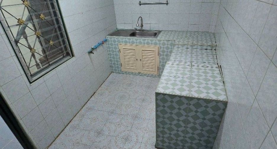 For sale 2 bedrooms townhouse in Phra Samut Chedi, Samut Prakan