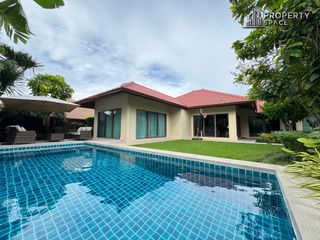 Villa en alquiler y en venta de 4 habitaciones en Bang Lamung, Chonburi