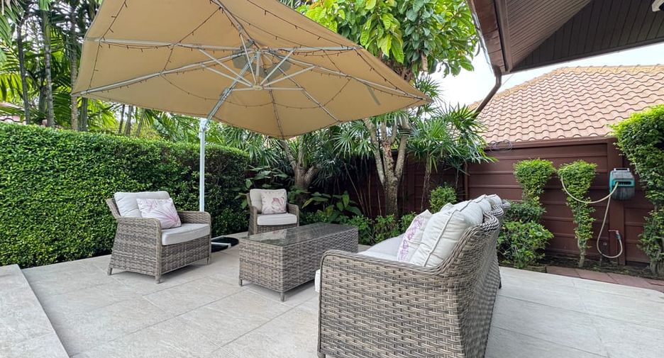 Villa en alquiler y en venta de 4 habitaciones en Bang Lamung, Chonburi