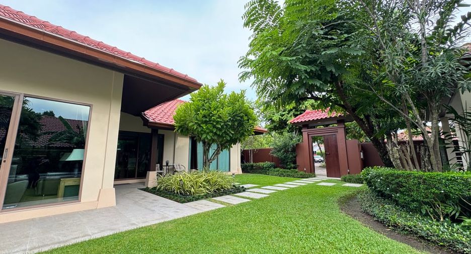 Villa en alquiler y en venta de 4 habitaciones en Bang Lamung, Chonburi