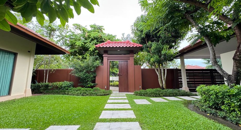 Villa en alquiler y en venta de 4 habitaciones en Bang Lamung, Chonburi