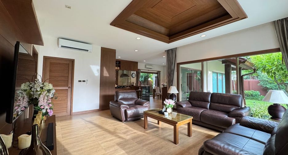 Villa en alquiler y en venta de 4 habitaciones en Bang Lamung, Chonburi