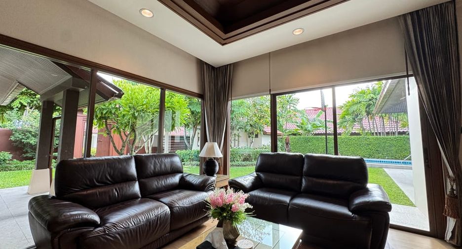 Villa en alquiler y en venta de 4 habitaciones en Bang Lamung, Chonburi