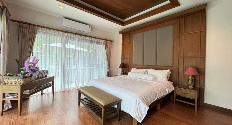 Villa en alquiler y en venta de 4 habitaciones en Bang Lamung, Chonburi