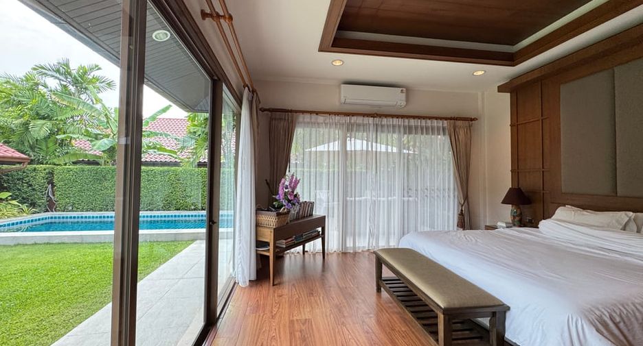 Villa en alquiler y en venta de 4 habitaciones en Bang Lamung, Chonburi