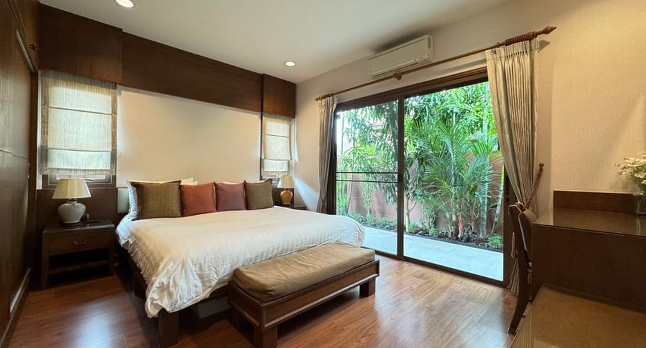 Villa en alquiler y en venta de 4 habitaciones en Bang Lamung, Chonburi